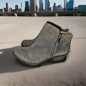 New! Lucky Brand Ankle Boots Gray Zip Size 7